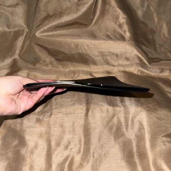 Louis Vuitton iPad Sleeve - Picture 4 of 11